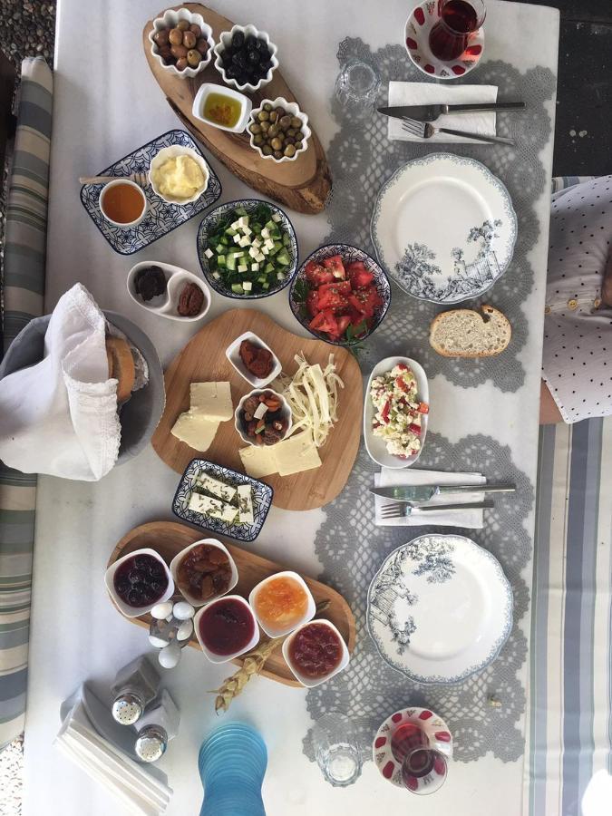 Cunda Adali Pansiyon Ayvalı Exterior foto